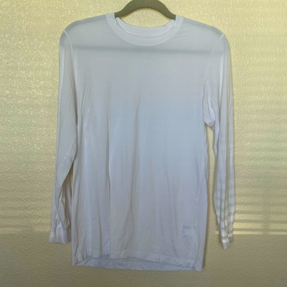 Men’s small white Uniqlo heat-tech long sleeve